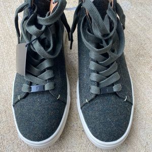 FYRE WOMEN’S IVY HIGH TOP SNEAKER